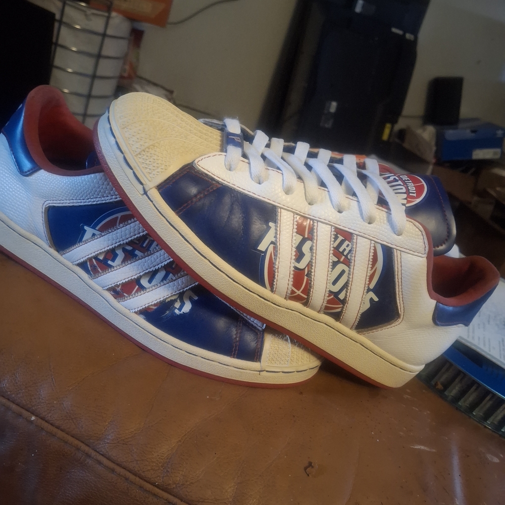 Adidas Blue and White Detroit Pistons Sneakers SHELL TOES 11 MENS PREOWNED
